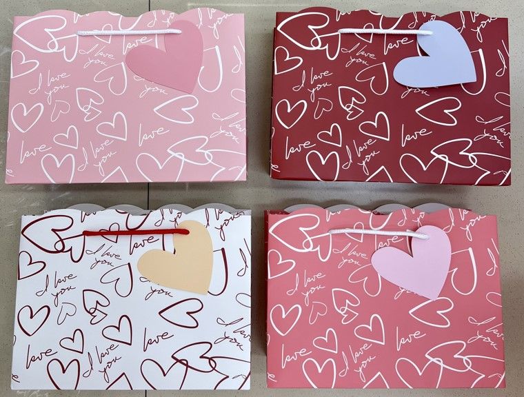 ساک کادویی نواس